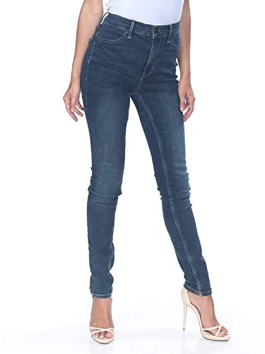 Free Assembly 800 Series vs 90s Straight Jeans: Which Fit Works for Your Body and Style?
